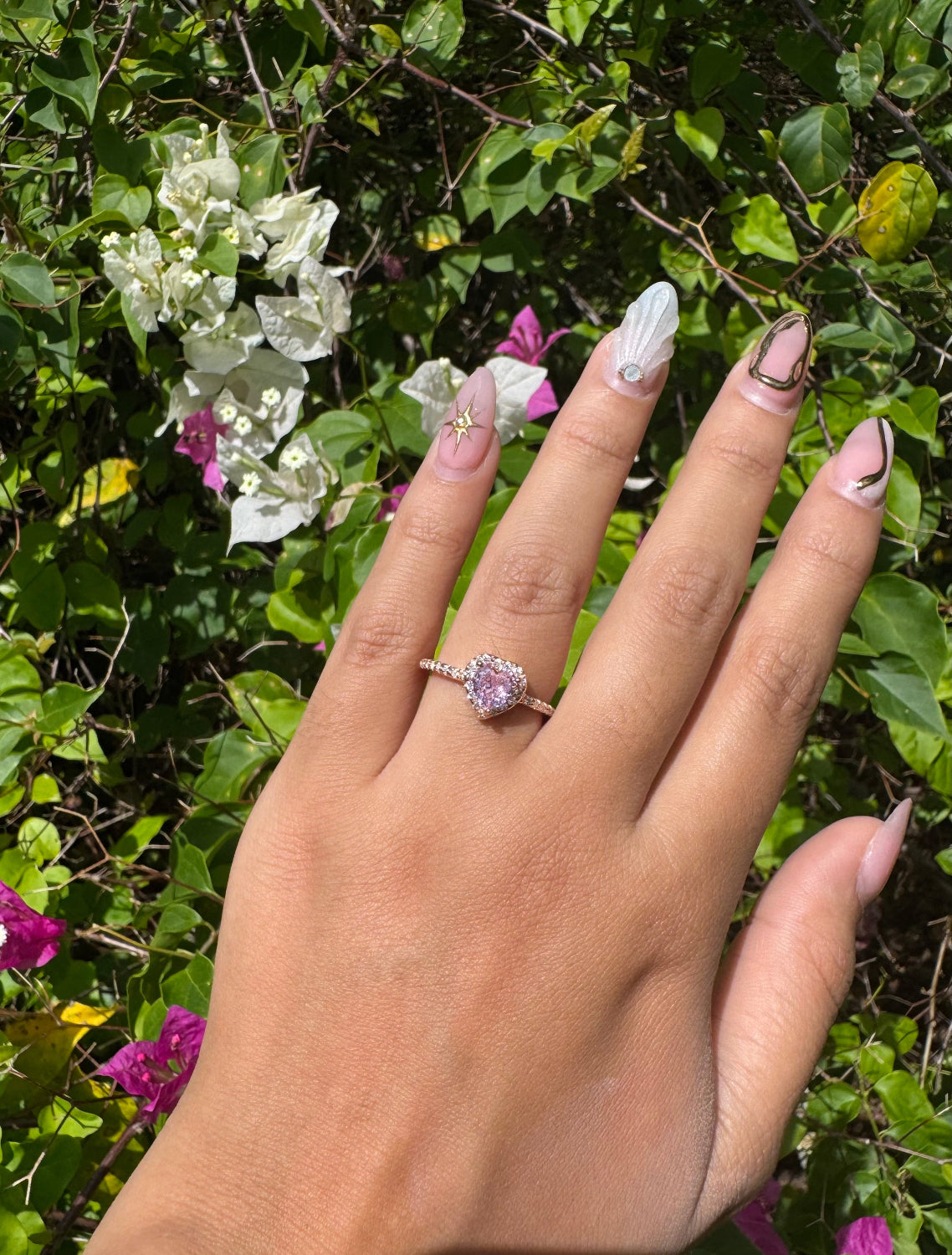 Anillo de corazón rosa
